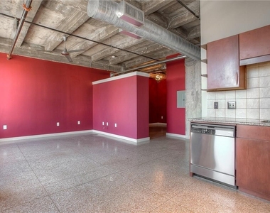 221 W Lancaster Avenue - Photo Thumbnail 10