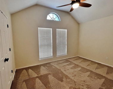 4808 Waxwing Drive - Photo Thumbnail 5