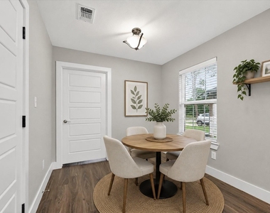 1032 Ray Drive - Photo Thumbnail 7