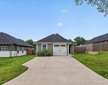 1032 Ray Drive - Photo Thumbnail 26
