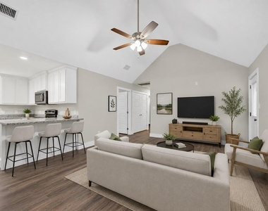 1032 Ray Drive - Photo Thumbnail 2