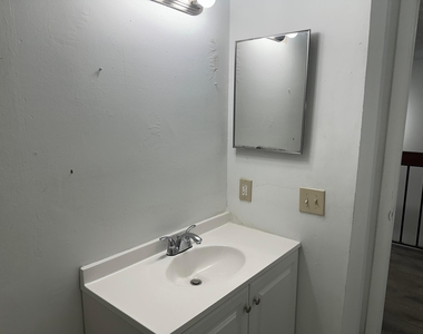 931 Sw 20th Court - Photo Thumbnail 20