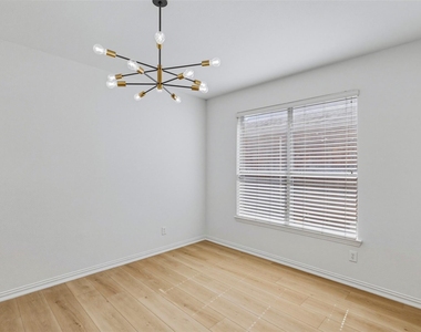 1706 Clear Springs Drive - Photo Thumbnail 8
