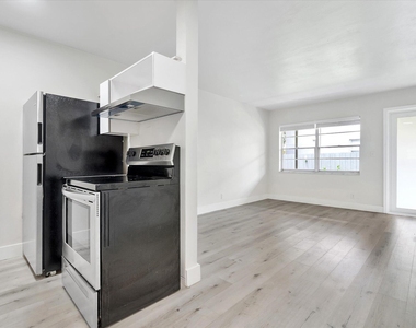 1638 Plunkett Street - Photo Thumbnail 7