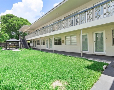 1638 Plunkett Street - Photo Thumbnail 5