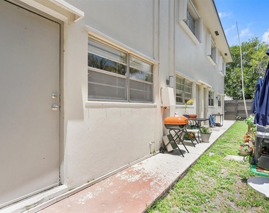 1638 Plunkett Street - Photo Thumbnail 18