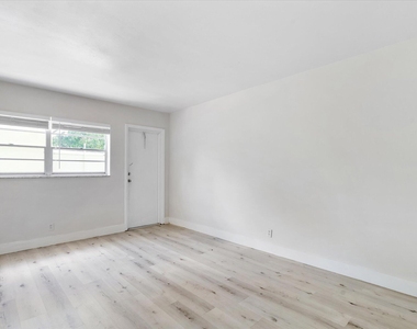 1638 Plunkett Street - Photo Thumbnail 15
