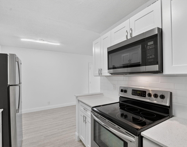 1500 N Congress Avenue - Photo Thumbnail 7