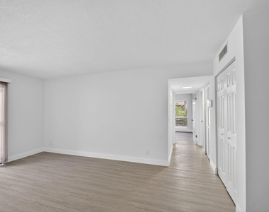 1500 N Congress Avenue - Photo Thumbnail 2