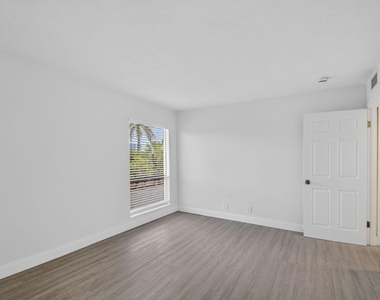 1500 N Congress Avenue - Photo Thumbnail 9