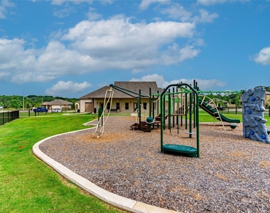 211 Fairmeade Drive - Photo Thumbnail 11