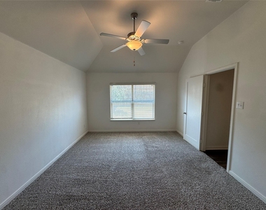 7512 Noble Oaks Drive - Photo Thumbnail 10