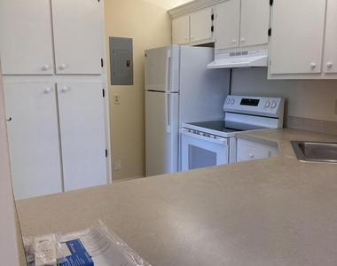 1110 Green Pine Boulevard - Photo Thumbnail 3