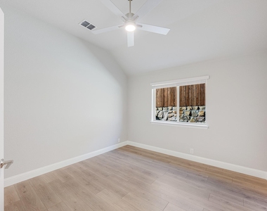 148 Kingfisher Lane - Photo Thumbnail 15
