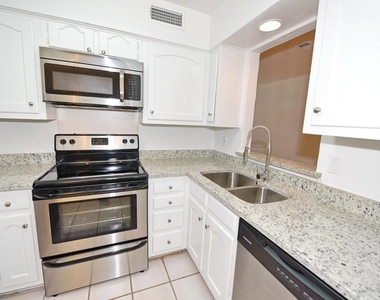 4818 Cole Avenue - Photo Thumbnail 2