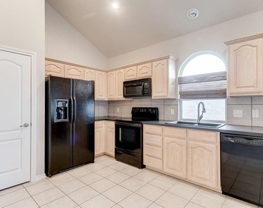 2612 Evening Shade Drive - Photo Thumbnail 7