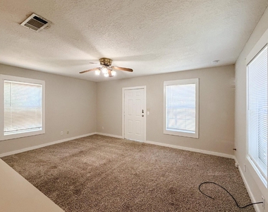 1705 N Robinson Street - Photo Thumbnail 4