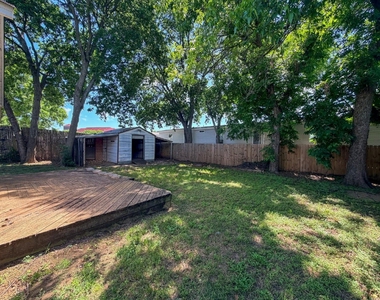 1705 N Robinson Street - Photo Thumbnail 13