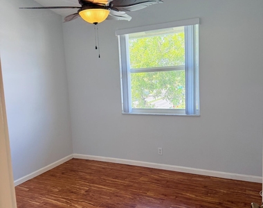 2351 Ne 14th Street Causeway - Photo Thumbnail 34