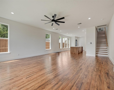 2410 Boyd Street - Photo Thumbnail 7
