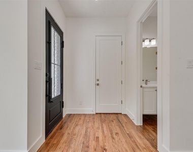 2410 Boyd Street - Photo Thumbnail 5