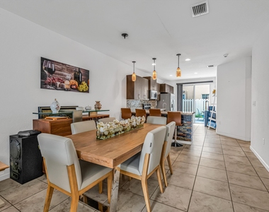 1437 Se 23rd Terrace - Photo Thumbnail 8