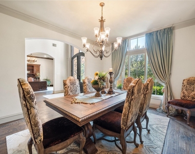 7947 Chartwell Lane - Photo Thumbnail 7