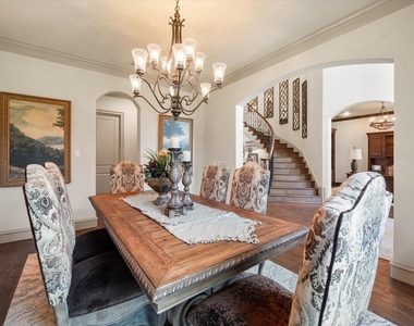 7947 Chartwell Lane - Photo Thumbnail 8