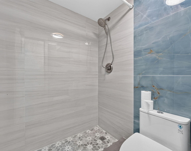 17051 Ne 35th Avenue - Photo Thumbnail 10
