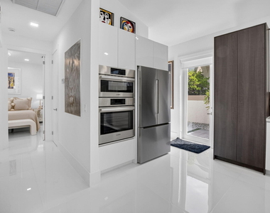 5372 Nw 21st Avenue - Photo Thumbnail 10