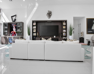 5372 Nw 21st Avenue - Photo Thumbnail 22