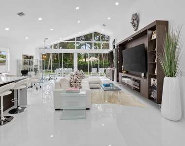 5372 Nw 21st Avenue - Photo Thumbnail 24
