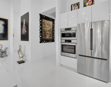 5372 Nw 21st Avenue - Photo Thumbnail 9