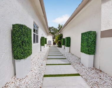 5372 Nw 21st Avenue - Photo Thumbnail 53