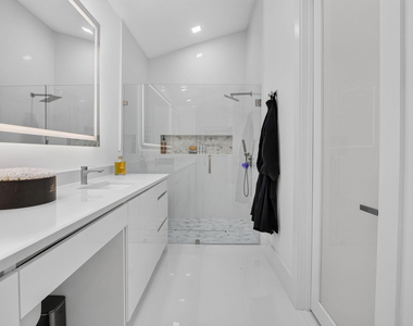 5372 Nw 21st Avenue - Photo Thumbnail 35