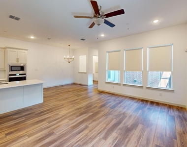 7416 Atlas Drive - Photo Thumbnail 5
