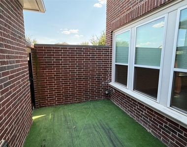 7416 Atlas Drive - Photo Thumbnail 21