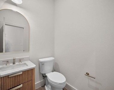 413 Graham Avenue - Photo Thumbnail 10