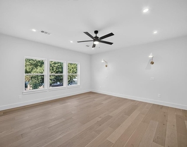 413 Graham Avenue - Photo Thumbnail 16
