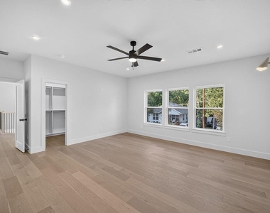 413 Graham Avenue - Photo Thumbnail 13