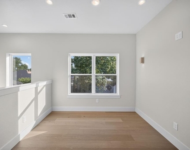 413 Graham Avenue - Photo Thumbnail 21