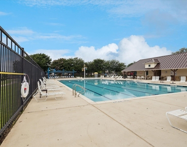 10237 Red Bluff Lane - Photo Thumbnail 17