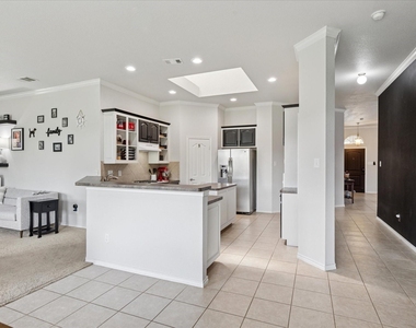 10237 Red Bluff Lane - Photo Thumbnail 8