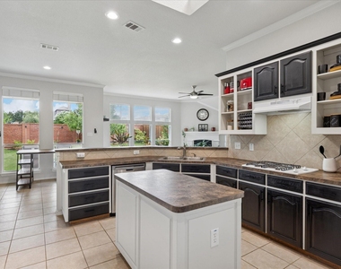 10237 Red Bluff Lane - Photo Thumbnail 7