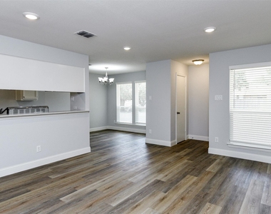 2501 Windy Pine Lane - Photo Thumbnail 5