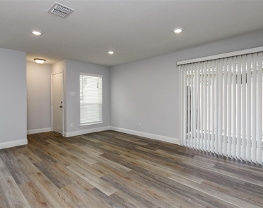 2501 Windy Pine Lane - Photo Thumbnail 4
