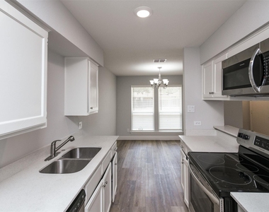2501 Windy Pine Lane - Photo Thumbnail 15