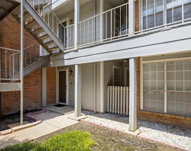 3206 S Fielder Road - Photo Thumbnail 2