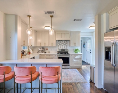 1425 Cedar Crest Drive - Photo Thumbnail 6
