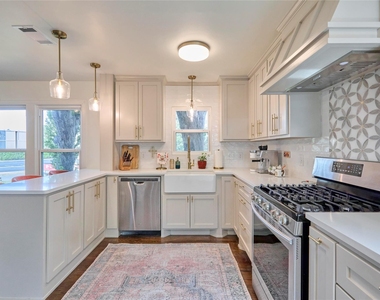 1425 Cedar Crest Drive - Photo Thumbnail 8
